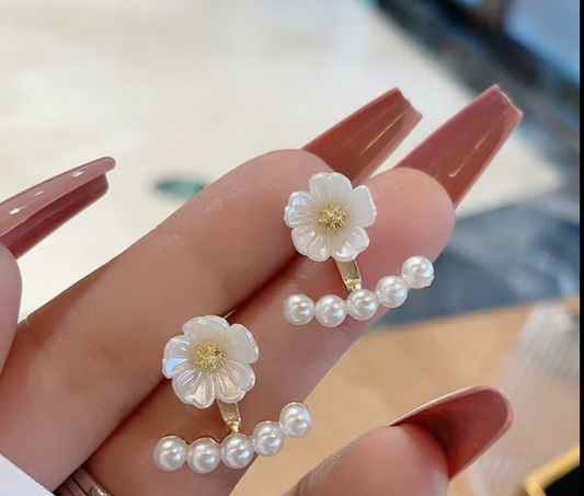 Jasmine Earrings 🌼