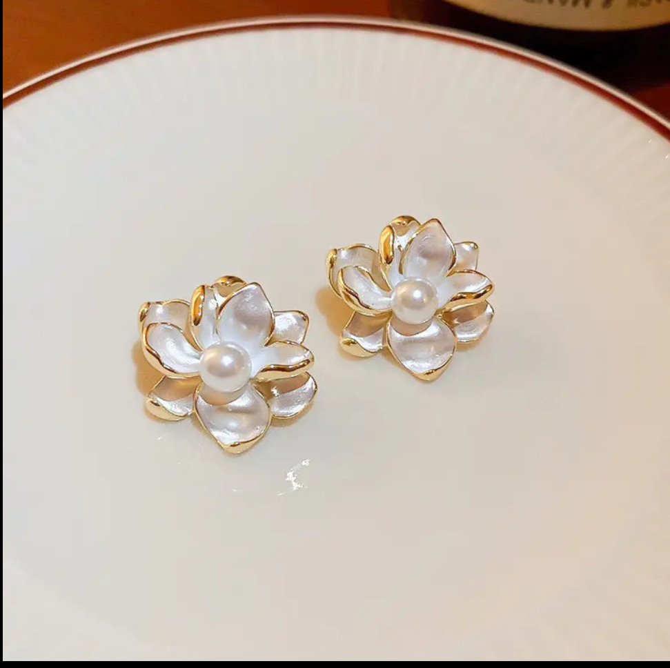 Magnolia Earrings 🌸